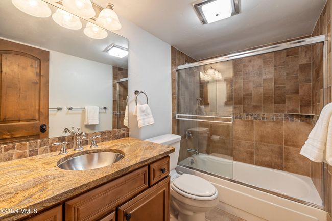B4 - 4770 Bighorn Rd, Townhouse with 3 bedrooms, 3 bathrooms and 1 parking in Vail CO | Image 19