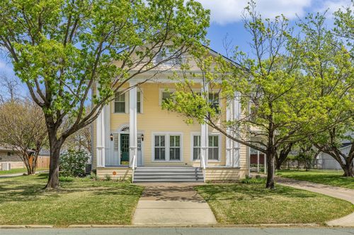 1017 N Woods St, Sherman, TX, 75092-5140 | Card Image