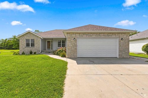 4016 Bald Eagle Dr, Manhattan, KS, 66502-1460 | Card Image