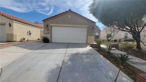 721 Hitchen Post Dr, Henderson, NV, 89011-4915 | Card Image