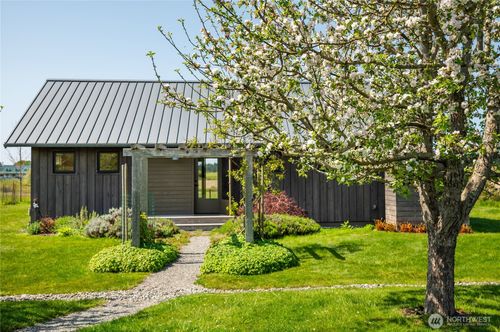 140 Sweetbrier Ln, Lopez Island, WA, 98261-8832 | Card Image