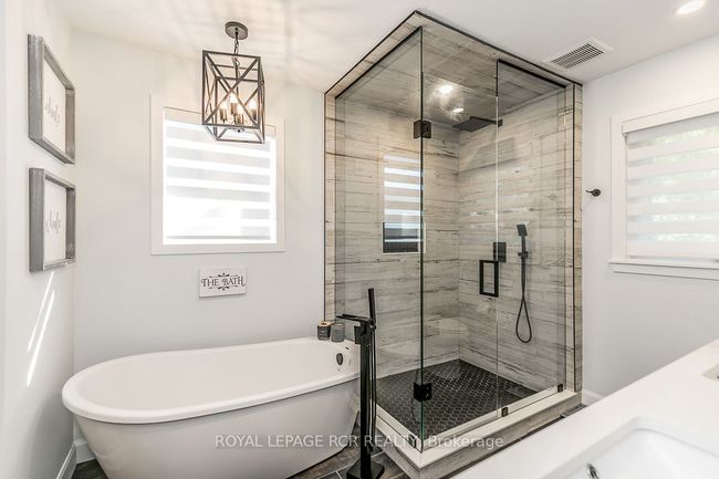 4372 10 Side Road, House other with 4 bedrooms, 4 bathrooms and 10 parking in Bradford West Gwillimbury ON | Image 24