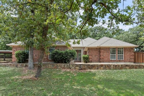 1022 Oak Tree Dr, Fort Worth, TX, 76140-9725 | Card Image