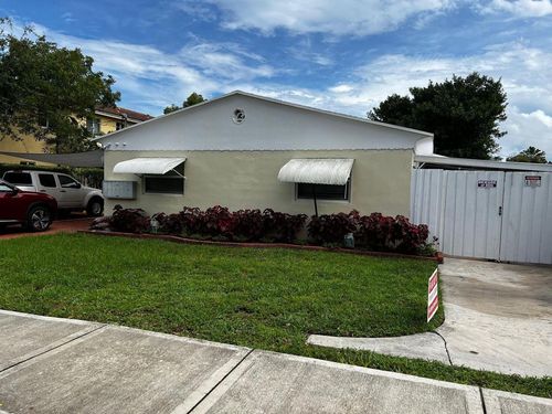 2-316 Ne 3rd St, Hallandale Beach, FL, 33009-3405 | Card Image