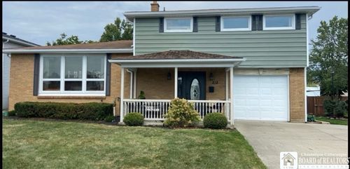 212 N Creek Dr, Cheektowaga, NY, 14225-4441 | Card Image