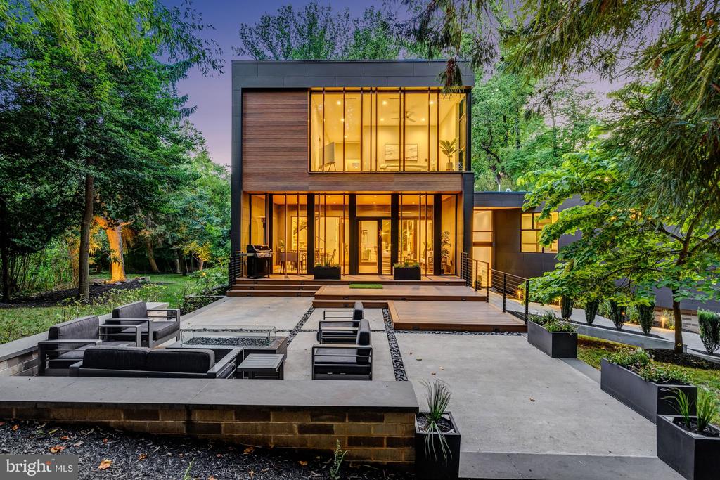 Residential in MCLEAN 4