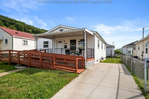 1226 12th St, Nitro, WV, 25143-1922 | Card Image