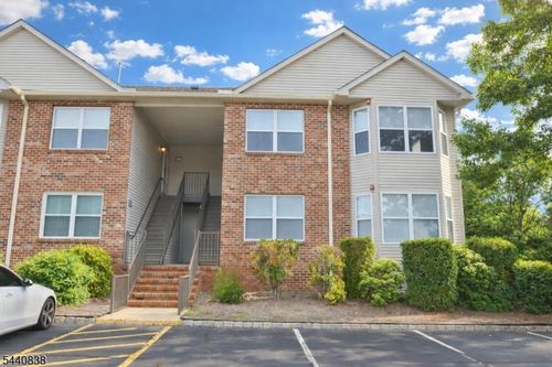 26 Millie Ln, East Hanover, NJ, 07936-3427 | Card Image