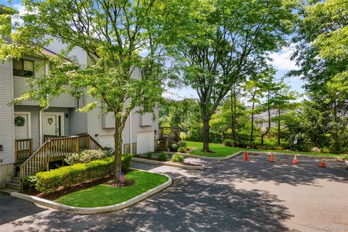 59 Chester Ln, Nanuet, NY, 10954-3838 | Card Image