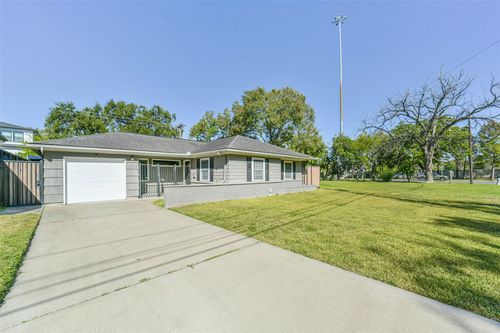 4702 Maple St, Bellaire, TX, 77401-5727 | Card Image