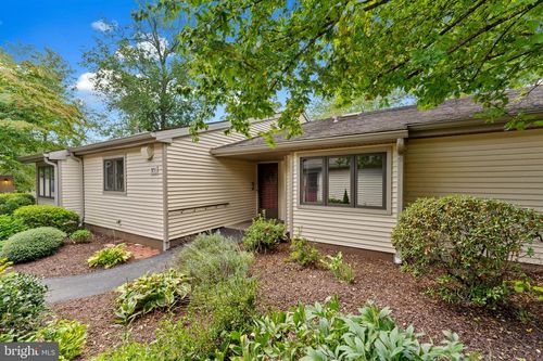 975 Kennett Way, WEST CHESTER, PA, 19380-5724 | Card Image