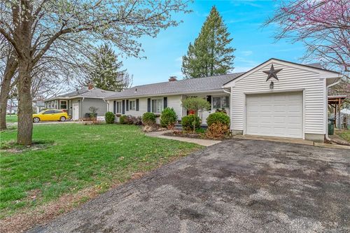 317 Wolf Ave, Englewood, OH, 45322-1640 | Card Image