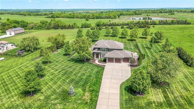 18670 W 248 Th St, House other with 5 bedrooms, 5 bathrooms and null parking in Paola KS | Image 4