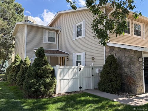 3224 S Heather Gardens Way, Aurora, CO, 80014 | Card Image
