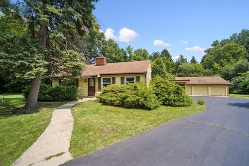 2460 Benton St, Rolling Meadows, IL, 60067-7424 | Card Image