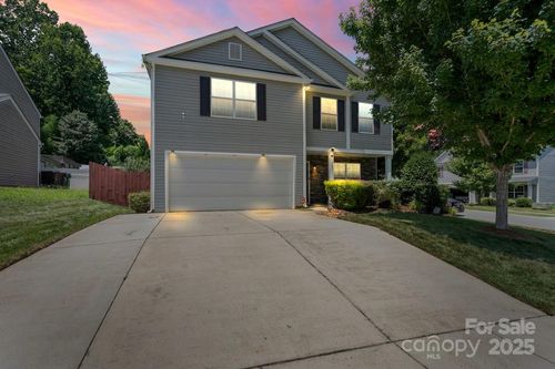 5631 Graypark Dr, Charlotte, NC, 28269-5751 | Card Image
