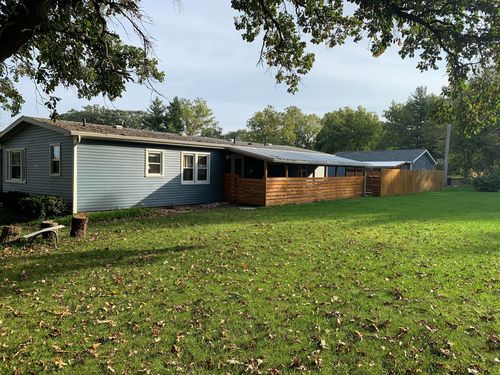 221 Center St, Melvin, IL, 60952-4105 | Card Image