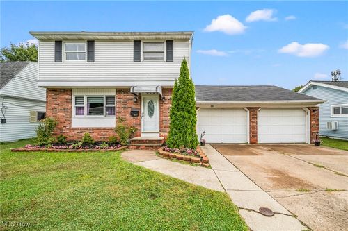307 Shelton Blvd, Eastlake, OH, 44095-1072 | Card Image