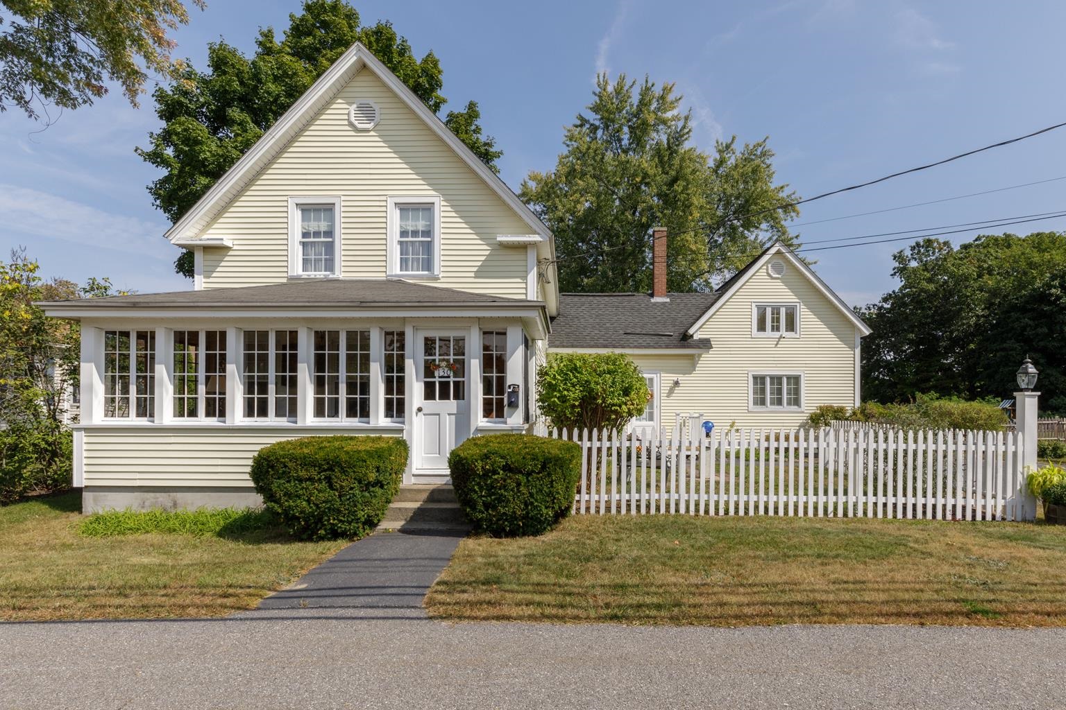 Village St, Concord, NH 03303