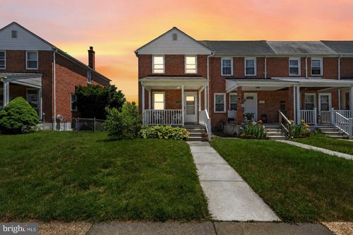 1627 Manor Rd, DUNDALK, MD, 21222-2052 | Card Image