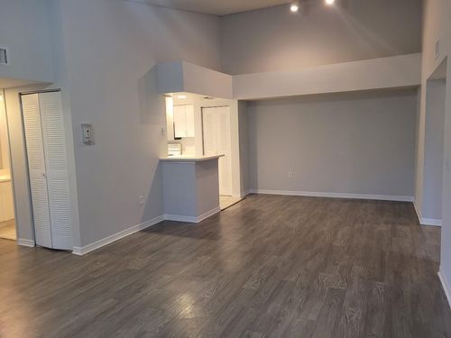 apt-212-4197 N Haverhill Rd, West Palm Beach, FL, 33417-8325 | Card Image