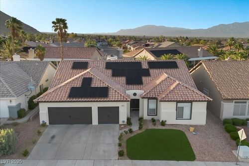 9612 Glengarry Dr, Las Vegas, NV, 89129-6945 | Card Image