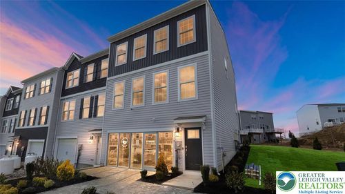 51-1092 Meadowlark Dr, FOGELSVILLE, PA, 18051-1747 | Card Image