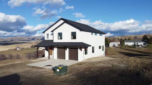 1216 Discovery Cir, Soda Springs, ID, 83276-5003 | Card Image