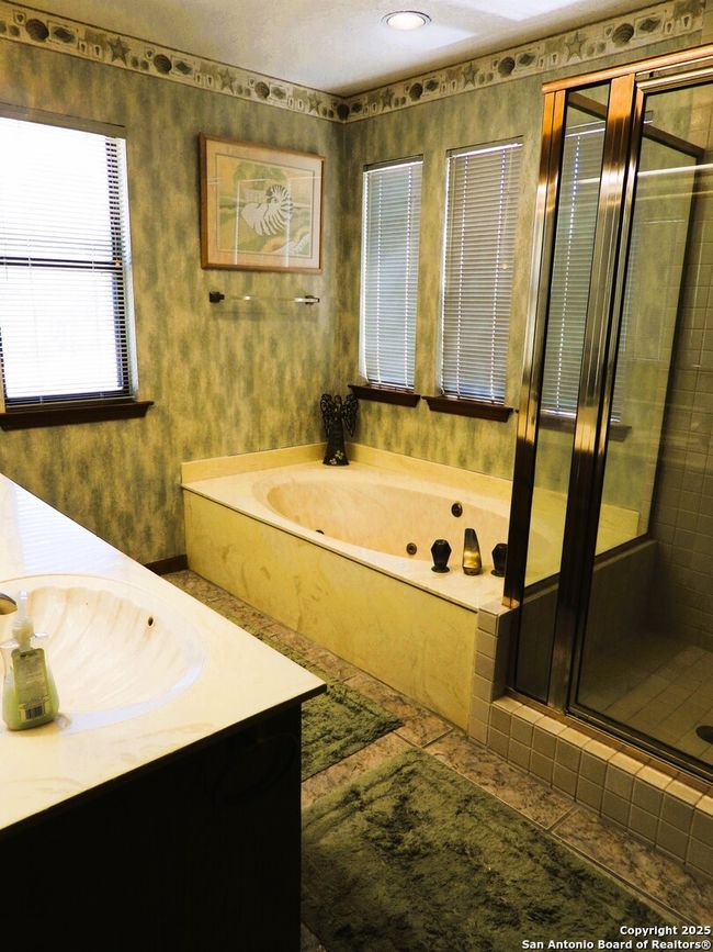 3078 Goat Hill Rd, House other with 4 bedrooms, 4 bathrooms and null parking in Lakehills TX | Image 39