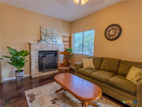 1013 Chestnut St, San Marcos, TX, 78666-3426 | Card Image