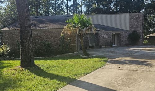 74 Oak Grove Ln, Conroe, TX, 77304-2515 | Card Image