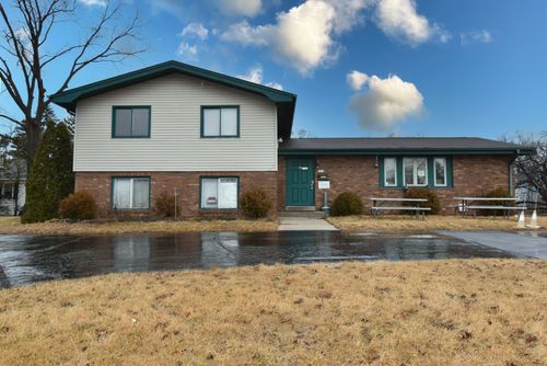 4550 W Bradley Rd, Brown Deer, WI, 53223-3713 | Card Image