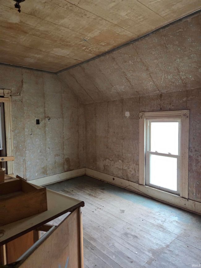 305 N Clark St, House other with 4 bedrooms, 2 bathrooms and null parking in Reynolds IN | Image 7