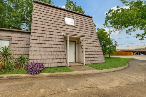 809 E Pioneer Dr, Irving, TX, 75061-7715 | Card Image