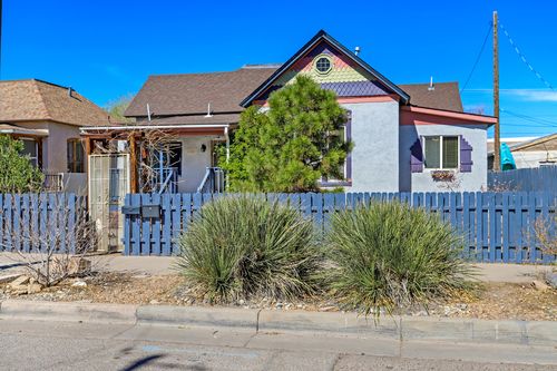 209 Hazeldine Ave Sw, Albuquerque, NM, 87102-4157 | Card Image