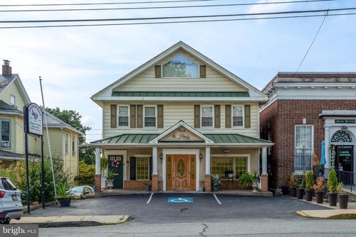 80 W Market St, Hallam, PA, 17406-1033 | Card Image