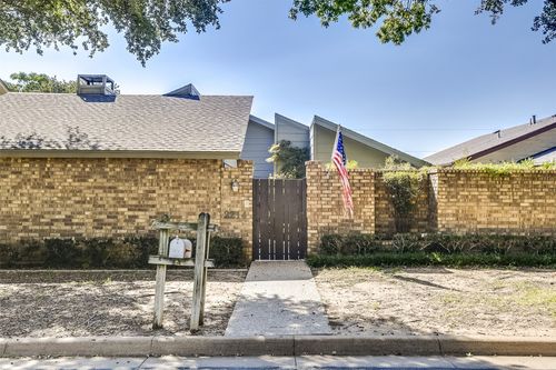 2214 Winter Sunday Way, Arlington, TX, 76012-4943 | Card Image