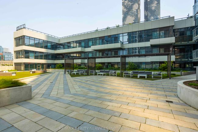 1806 - 28 Freeland St, Condo with 2 bedrooms, 1 bathrooms and null parking in Toronto ON | Image 26