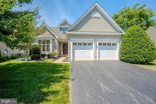 3 Hight Blvd, Hightstown, NJ, 08520-3053 | Card Image