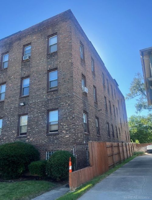 3205 Kendall St, Detroit, MI, 48238-3828 | Card Image