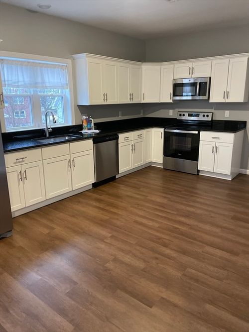 apt-2-423 Weir St, Taunton, MA, 02780-4772 | Card Image