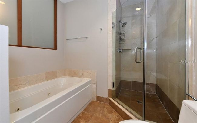 Jacuzzi Tub | Image 25