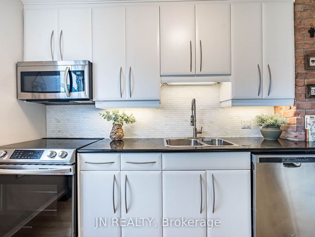 10 Roseheath Ave, House attached with 2 bedrooms, 2 bathrooms and null parking in Toronto ON | Image 21