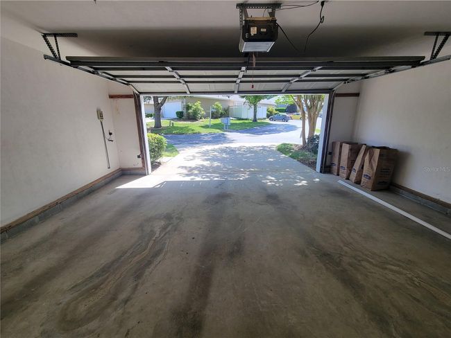 Garage | Image 28