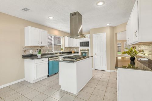 5635 Sage Manor Dr, Houston, TX, 77084-5939 | Card Image