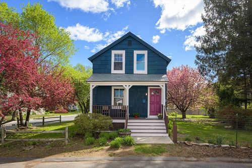 17 Olympia St, Easthampton, MA, 01027 | Card Image