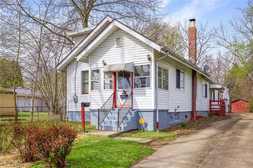 740 Fuller St, Akron, OH, 44306-2517 | Card Image