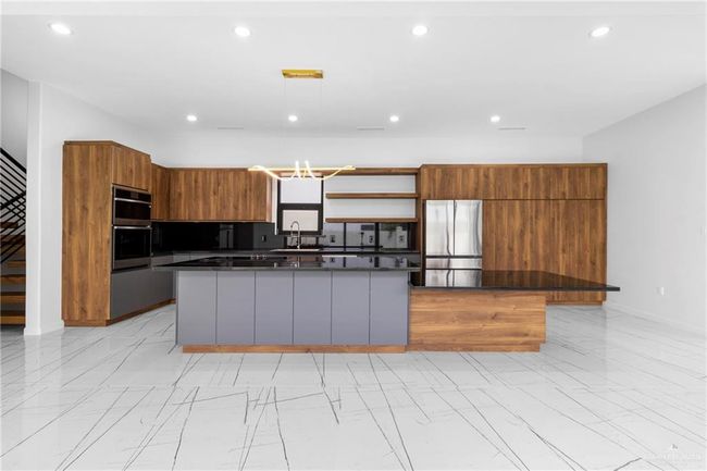 2228 S 45 Th St, House other with 3 bedrooms, 3 bathrooms and 2 parking in McAllen TX | Image 9