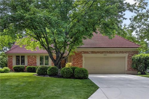 12216 Juniper St, Overland Park, KS, 66209-1595 | Card Image