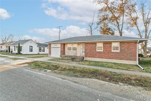 415 3rd St, Carrollton, IL, 62016-1318 | Card Image